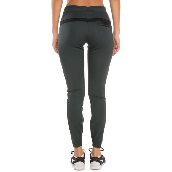 Women's Nike Sportswear Bond Leggings - Picture 3 of 8
